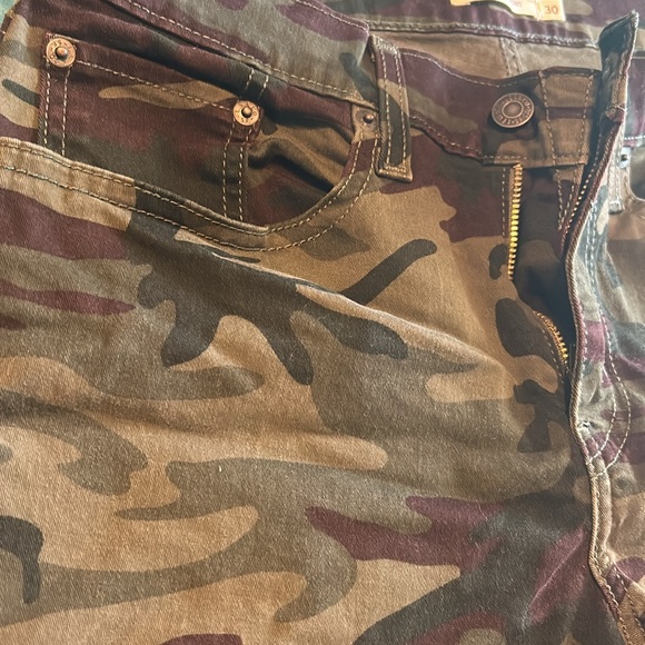 Levi’s shorts - Picture 2 of 5